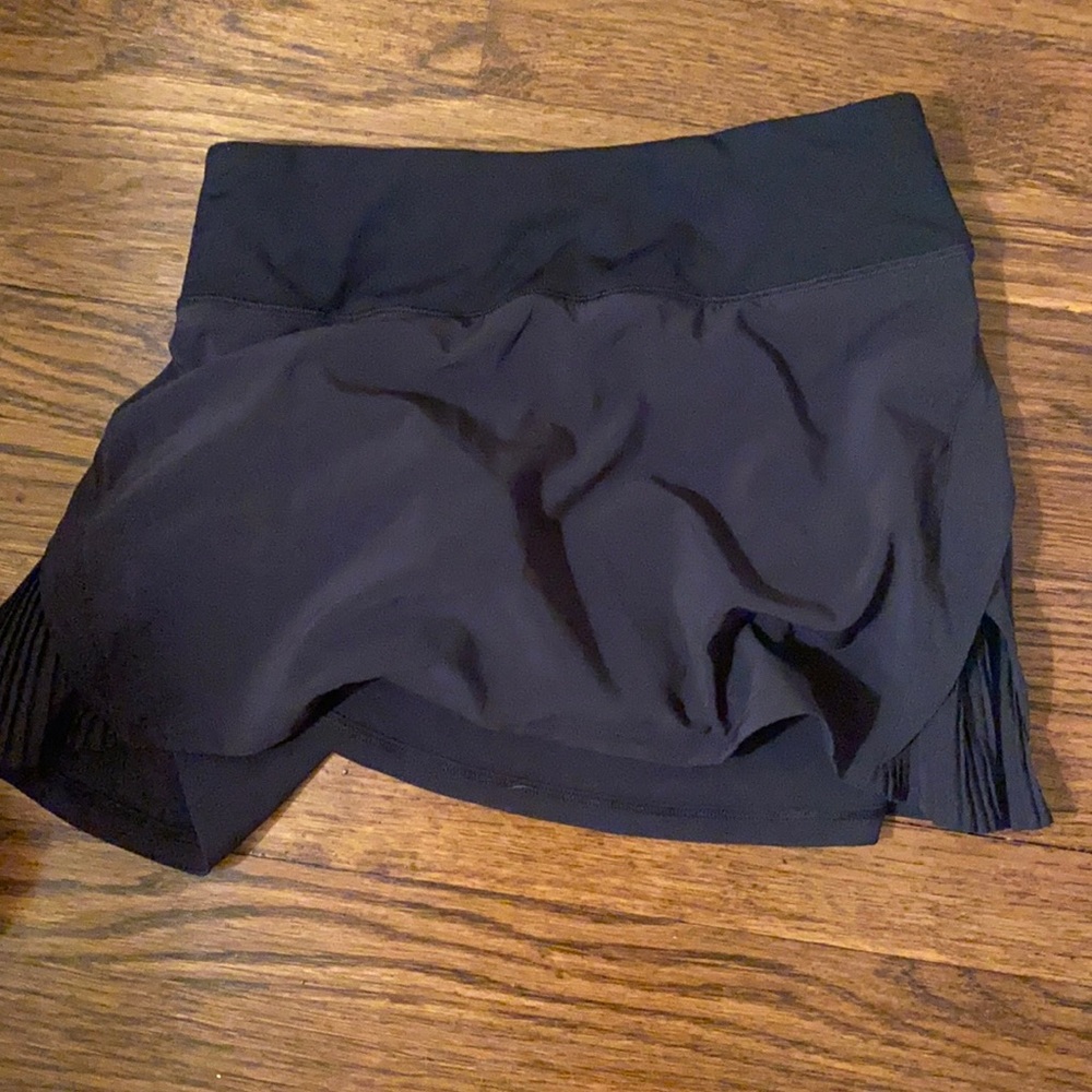 Black lulu skirt